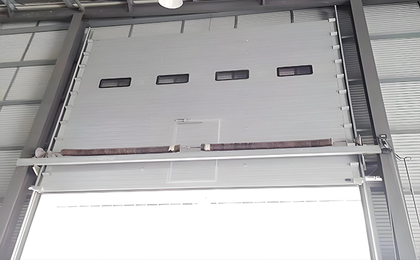 乌什工业滑升门