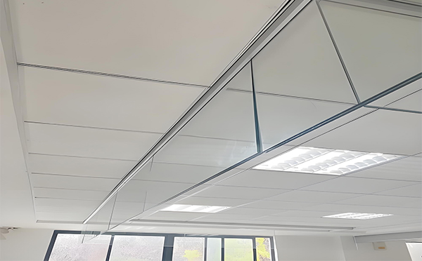 乌什玻璃挡烟垂壁