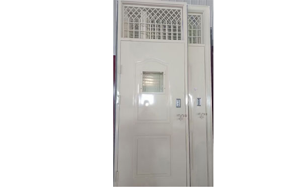 乌什学校教室门