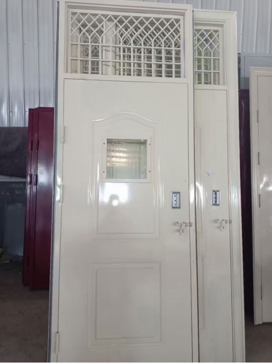 乌什学校教室门 乌什学校教室门