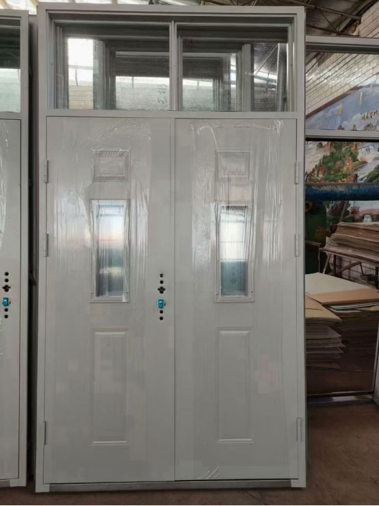 乌什学校教室门