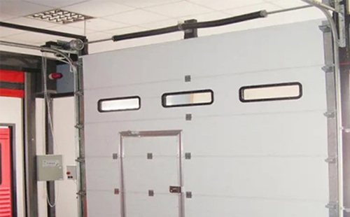 乌什工业提升门的安装方法