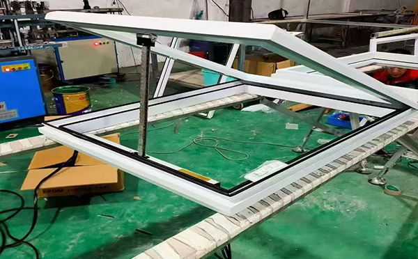 某地下车库出入口乌什排烟窗配置工程