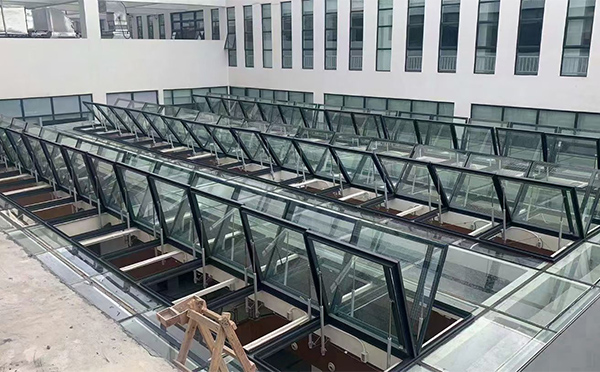 百安科技有限公司近期乌什排烟窗项目案例分享 百安科技有限公司近期乌什排烟窗项目案例分享